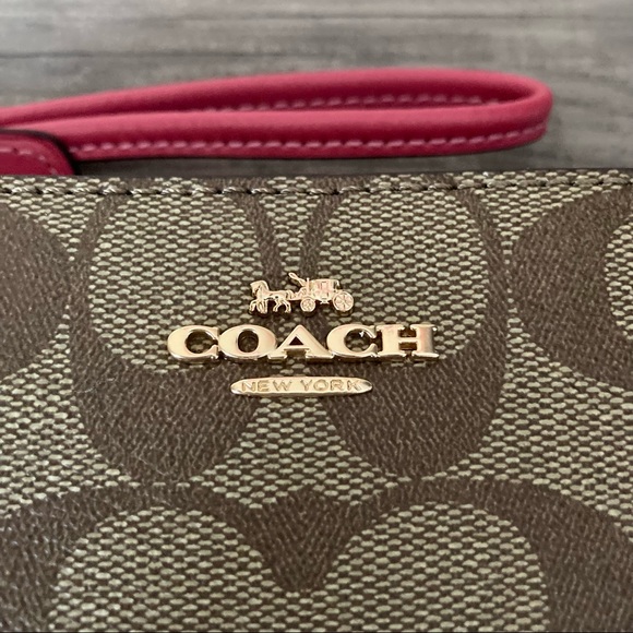 COACH Corner Zip Wristlet in Pink - Picture 4 of 13